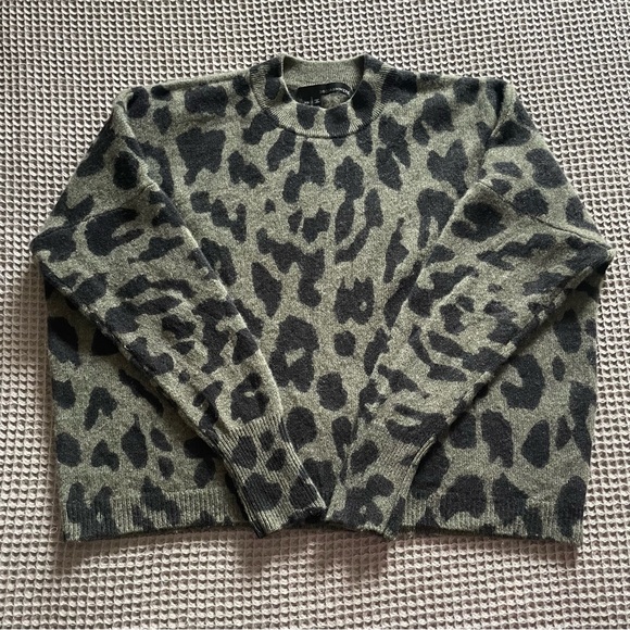 360 Cashmere Marsha Leopard-Print Cashmere Sweater sz XS green black - Picture 9 of 15